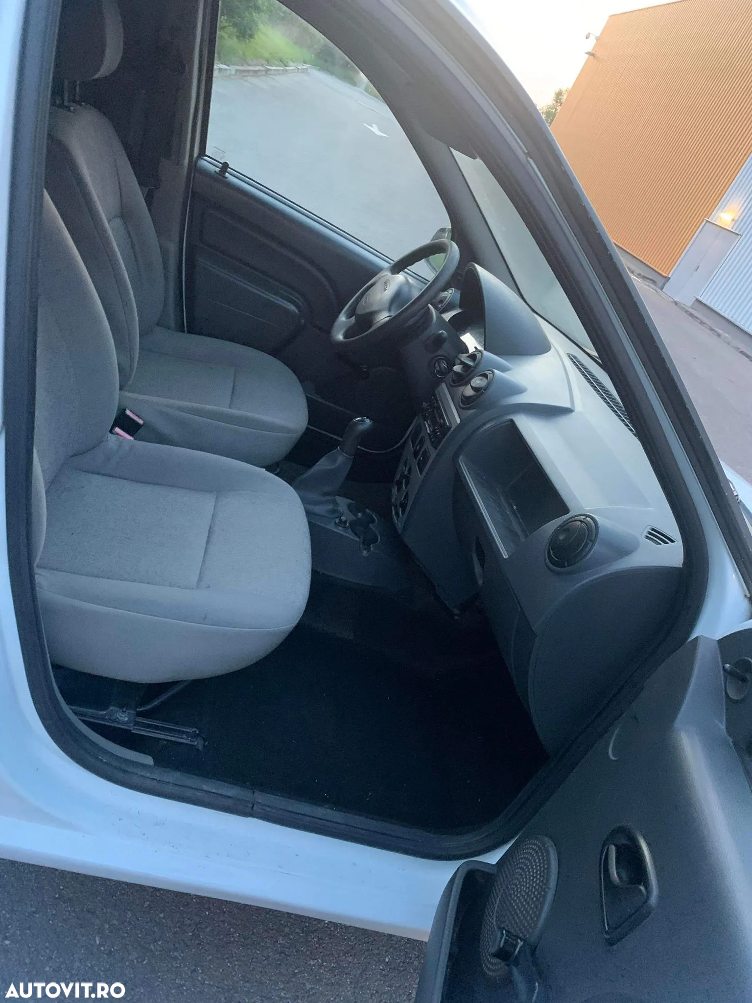 Dacia Logan Van - 4