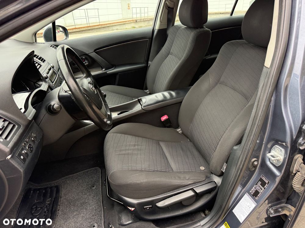 Toyota Avensis - 7