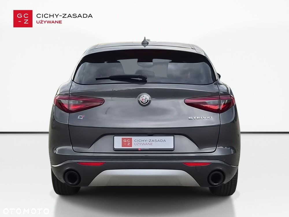 Alfa Romeo Stelvio - 5