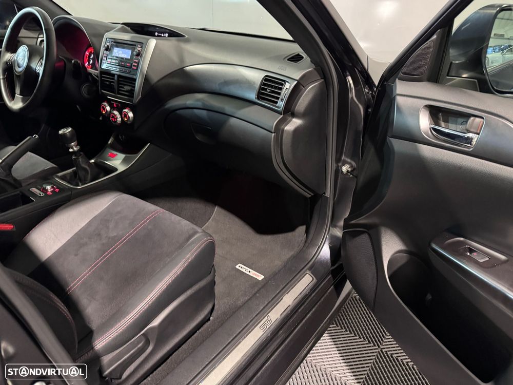 Subaru Impreza 2.5 WRX STi - 33