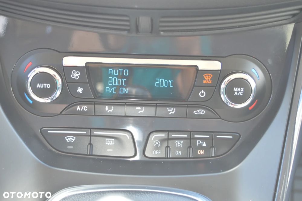 Ford Kuga 1.6 EcoBoost 2x4 Titanium - 19