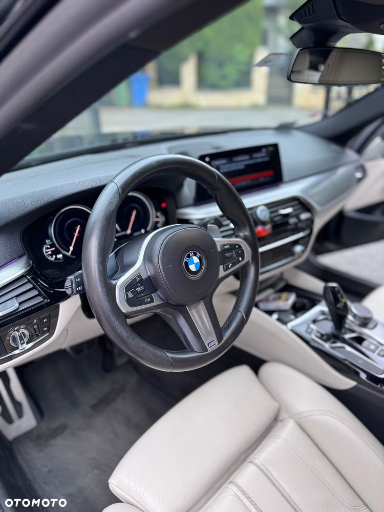 BMW Seria 5 520d xDrive - 7