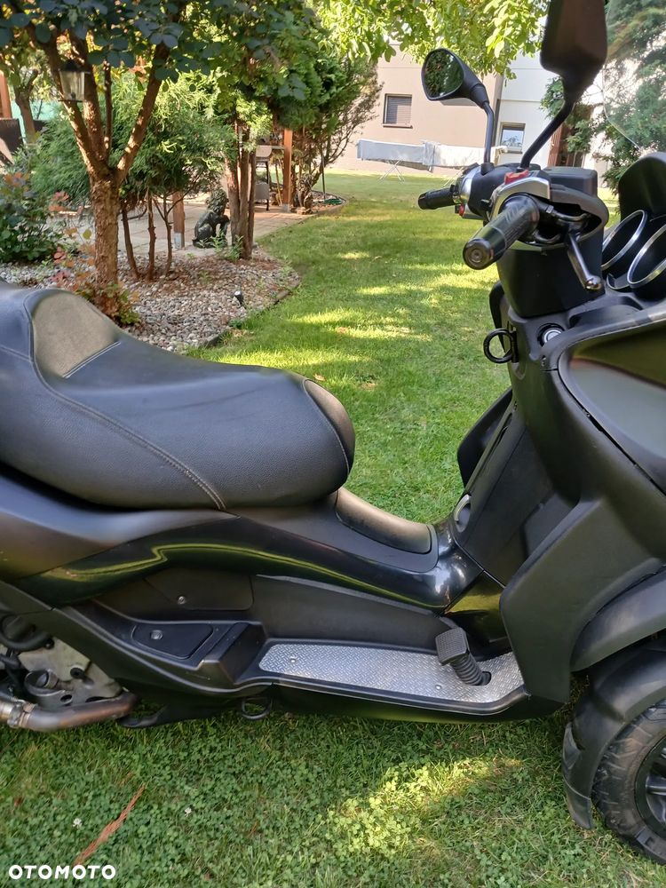 Piaggio MP-3 - 26