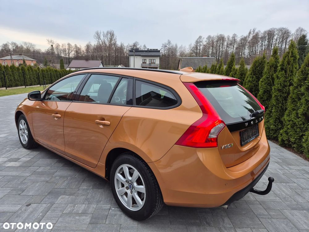 Volvo V60 DRIVe Momentum - 3