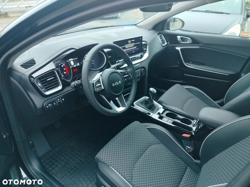 Kia Ceed 1.5 T-GDI Tribute - 12