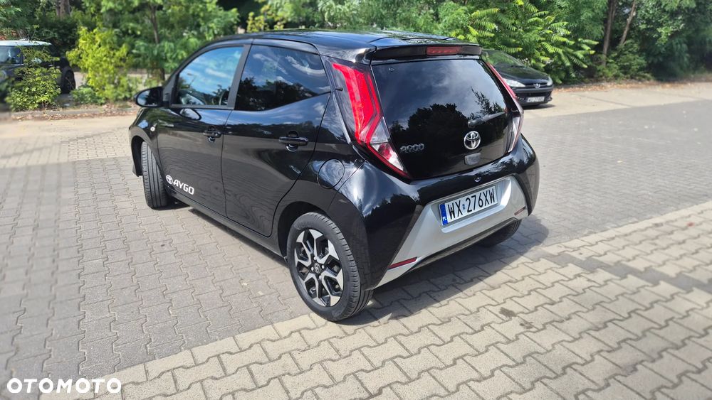 Toyota Aygo x.shift x-play connect - 4