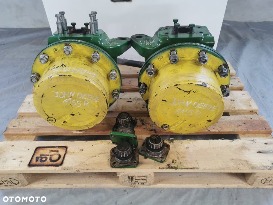Zwrotnica lewa John Deere 6155 R {Typ 750310} - 2