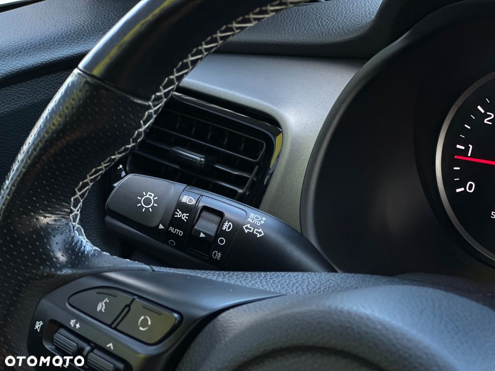 Kia Stonic 1.4 L - 21