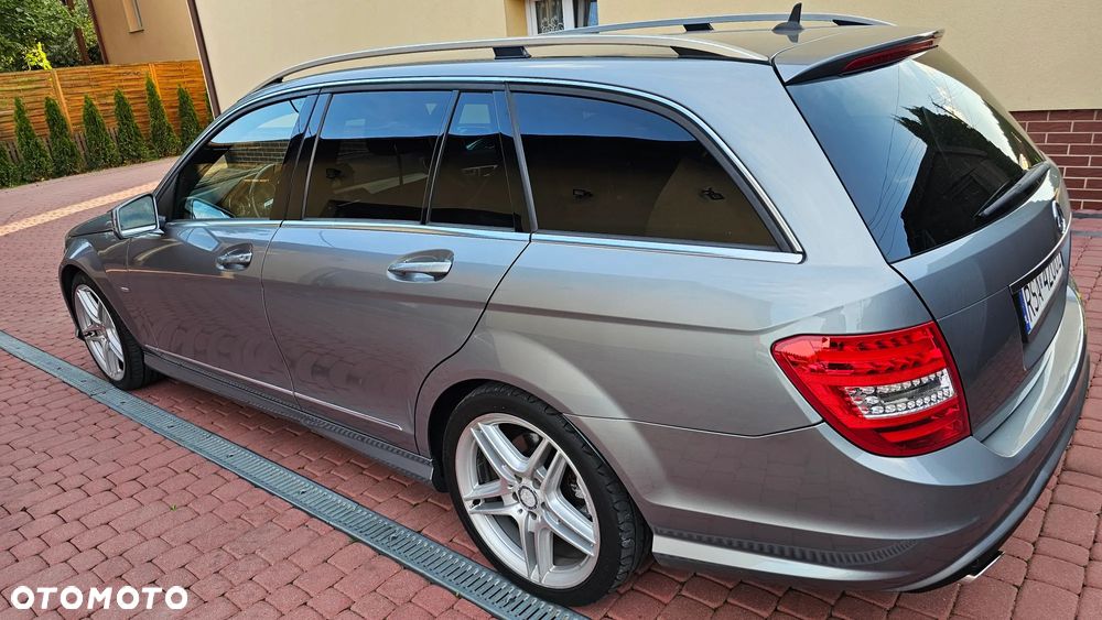 Mercedes-Benz Klasa C 350 T CDI DPF (BlueEFFICIENCY) 7G-TRONIC Avantgarde - 26