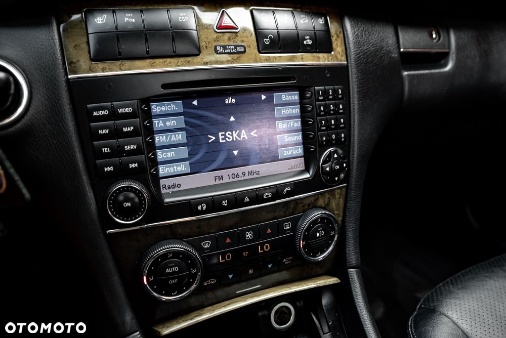 Mercedes-Benz Klasa C 320 4Matic Avantgarde Sport Edition - 32