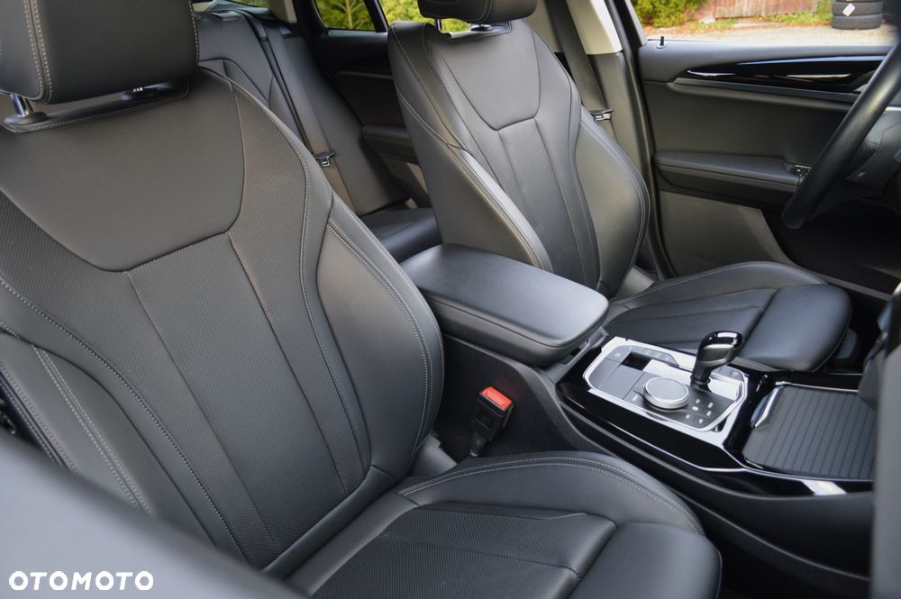 BMW X3 sDrive18d xLine sport - 28