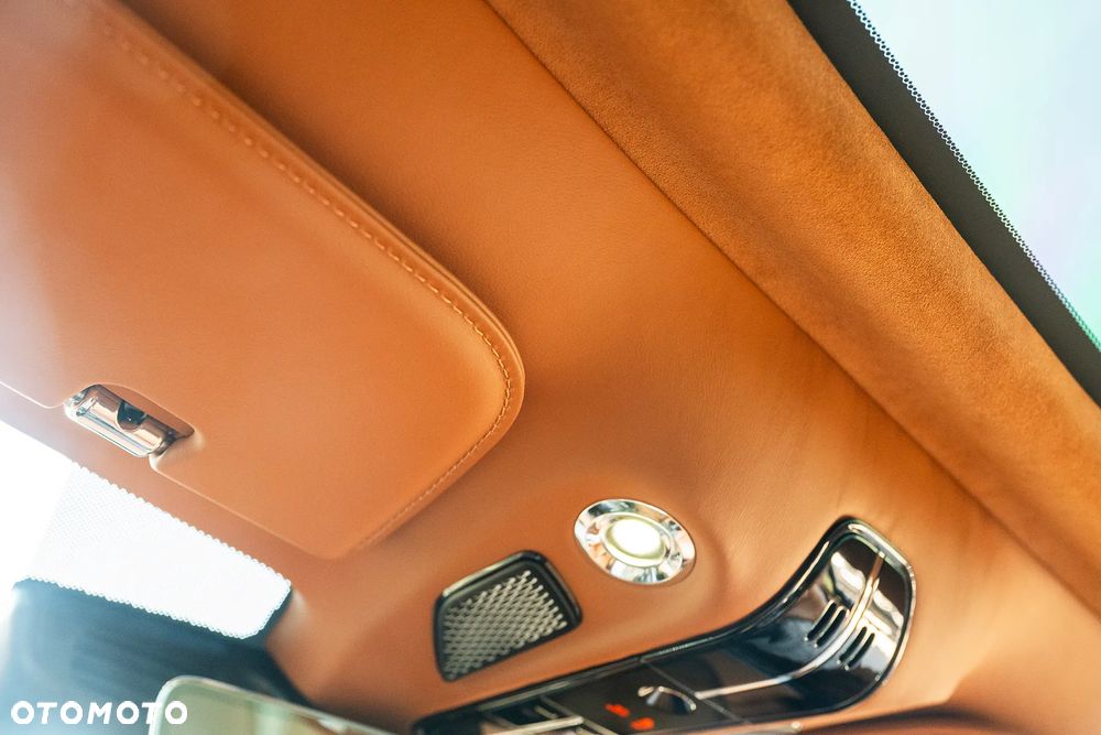 Aston Martin Vanquish - 23