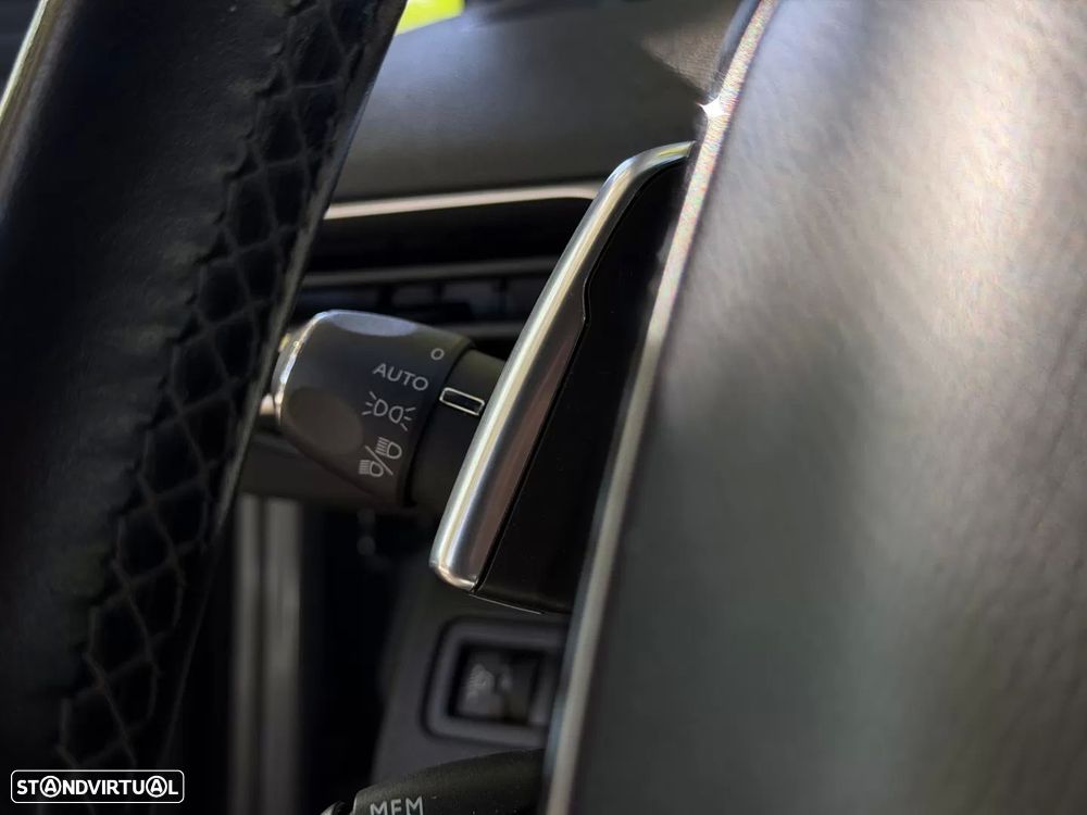 Peugeot 3008 1.2 PureTech Allure EAT6 - 28