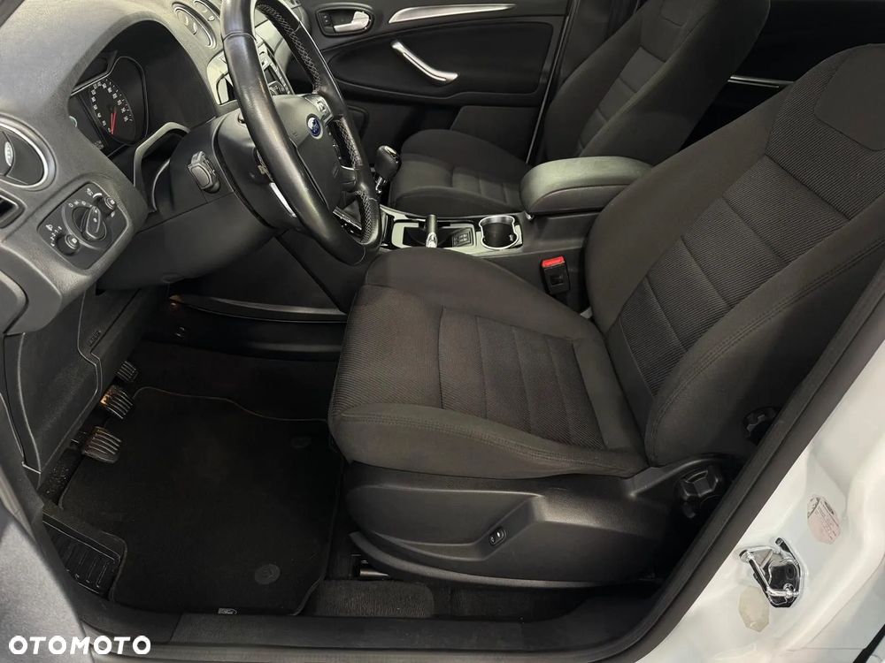 Ford S-Max 2.0 TDCi DPF Titanium - 30