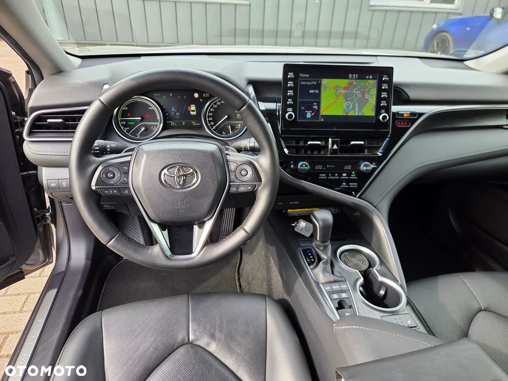 Toyota Camry 2.5 Hybrid Executive CVT - 10