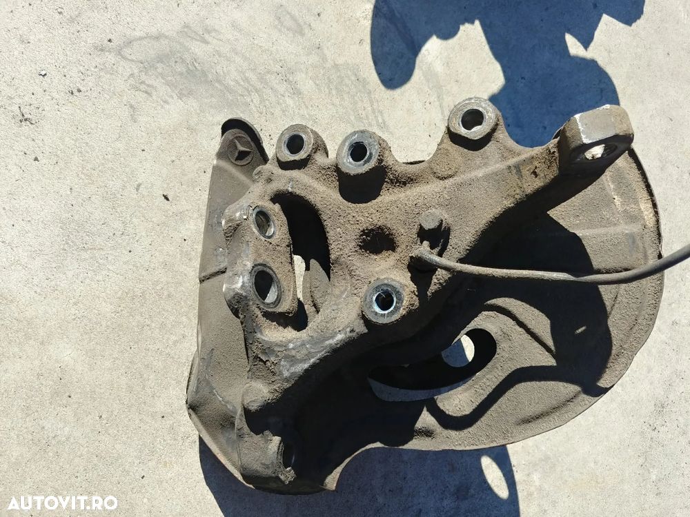 fuzeta stanga fata mercedes c-class w203 - 3