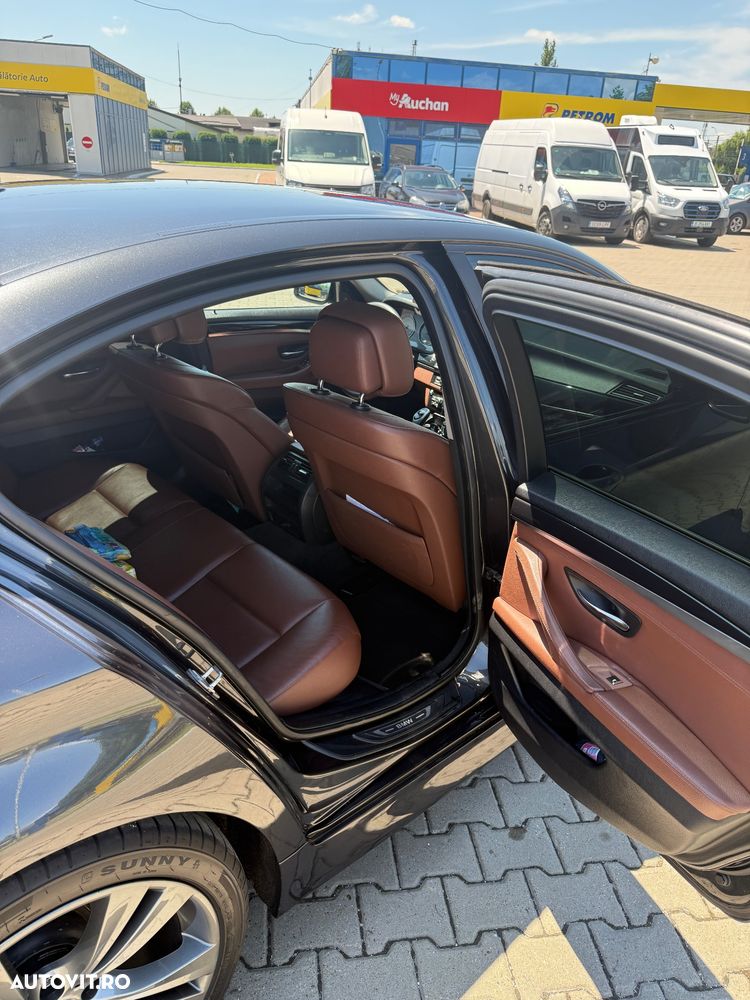 BMW Seria 5 520d Aut. Edition Sport - 10