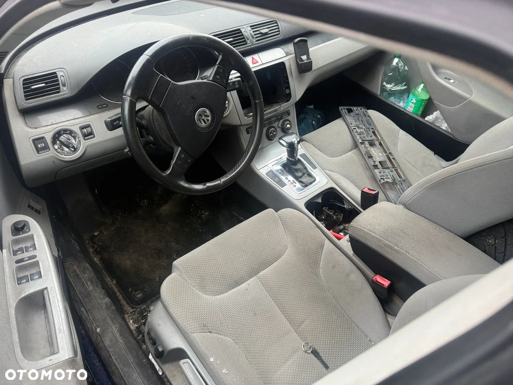 VW Passat B6 Sedan 2.0 TDI DSG Zderzak Drzwi Klapa Błotnik - 4