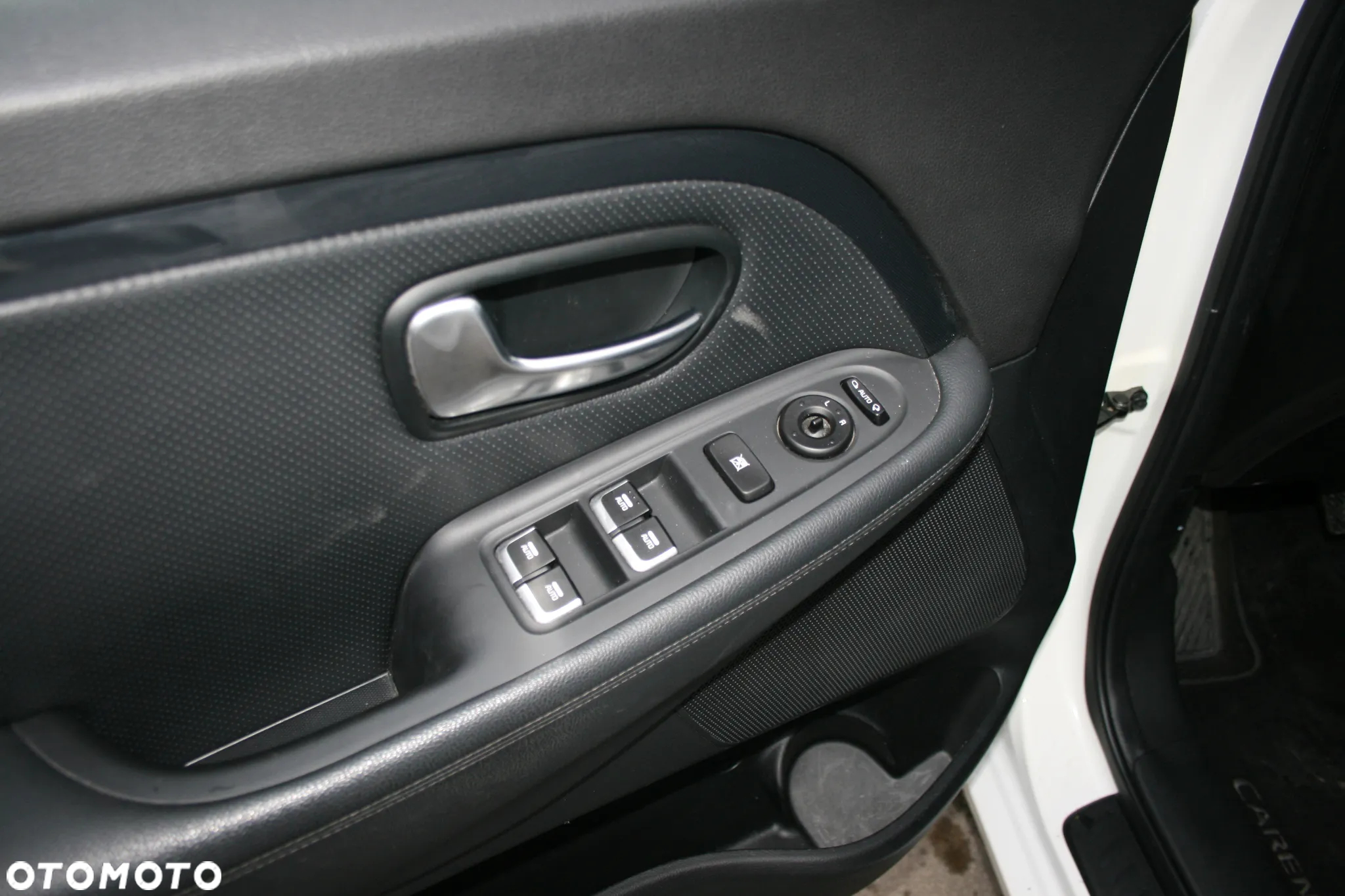 Kia Carens 1.6 GDI S 7os EU6 - 13
