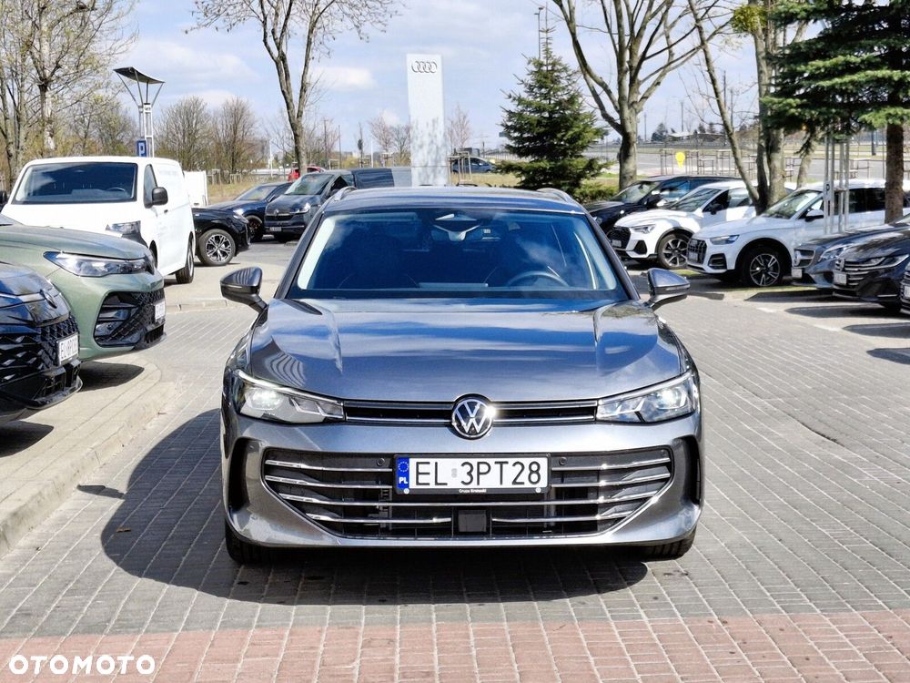 Volkswagen Passat - 4