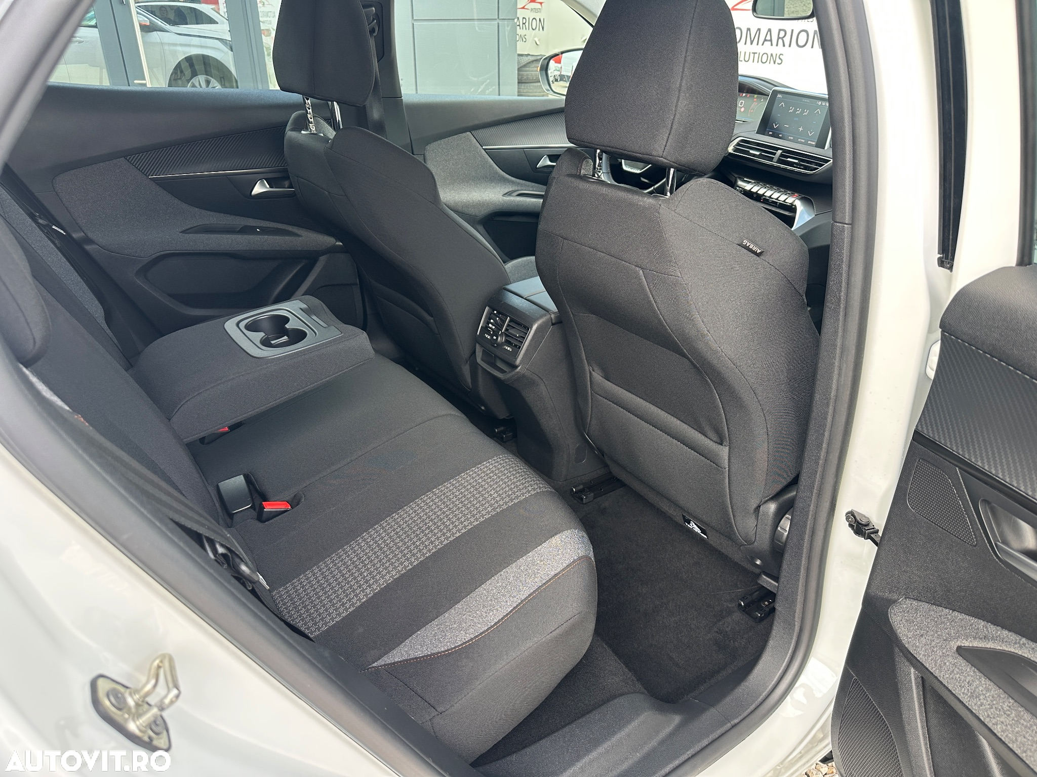 Peugeot 3008 BlueHDi 130 Stop & Start EAT8 Allure - 19