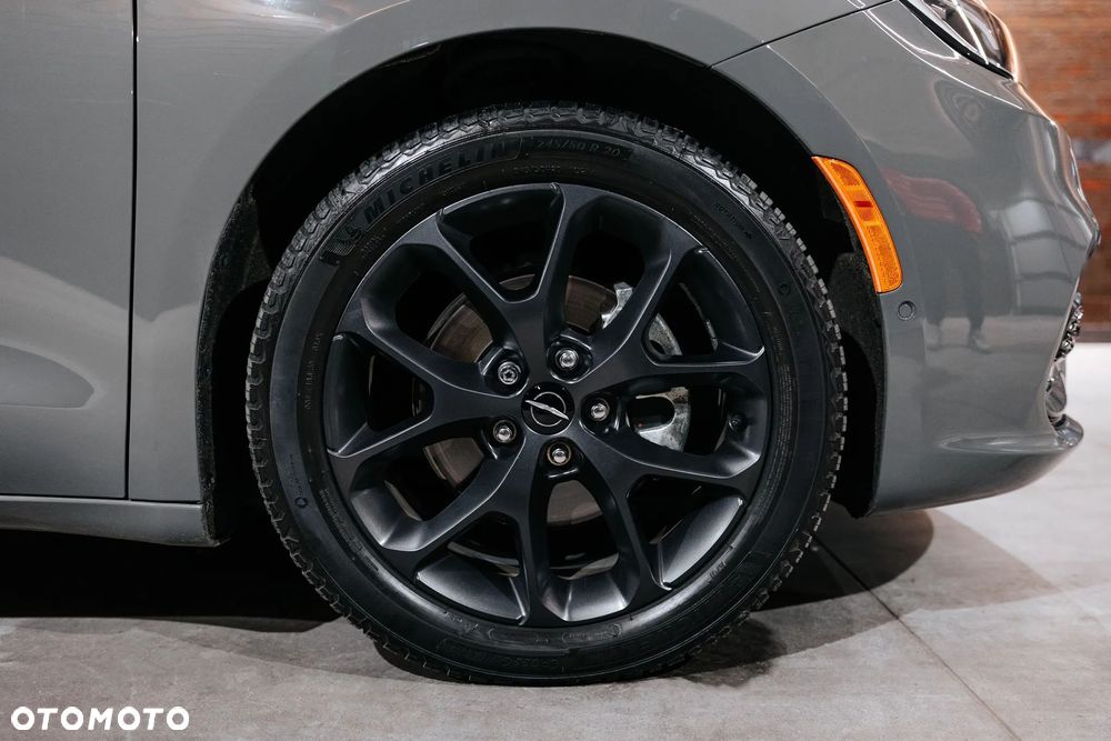 Chrysler Pacifica - 9