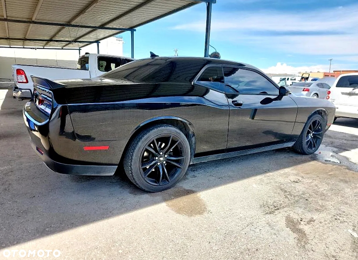 Dodge Challenger - 3