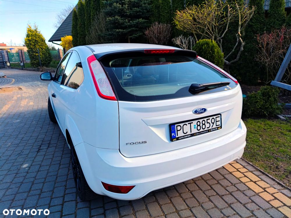 Ford Focus 1.4 16V Style+ - 26