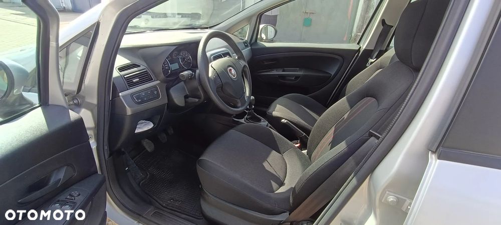 Fiat Punto 1.4 Young - 9