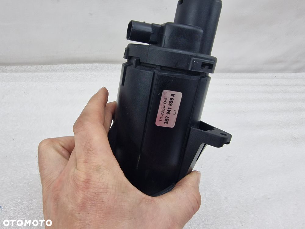 VW PASSAT B5 LIFT 00-05 LEWY / PRAWY HALOGEN , NR 3B7941700A / 3B7941699A  , NR AUKCJI H27 - 19