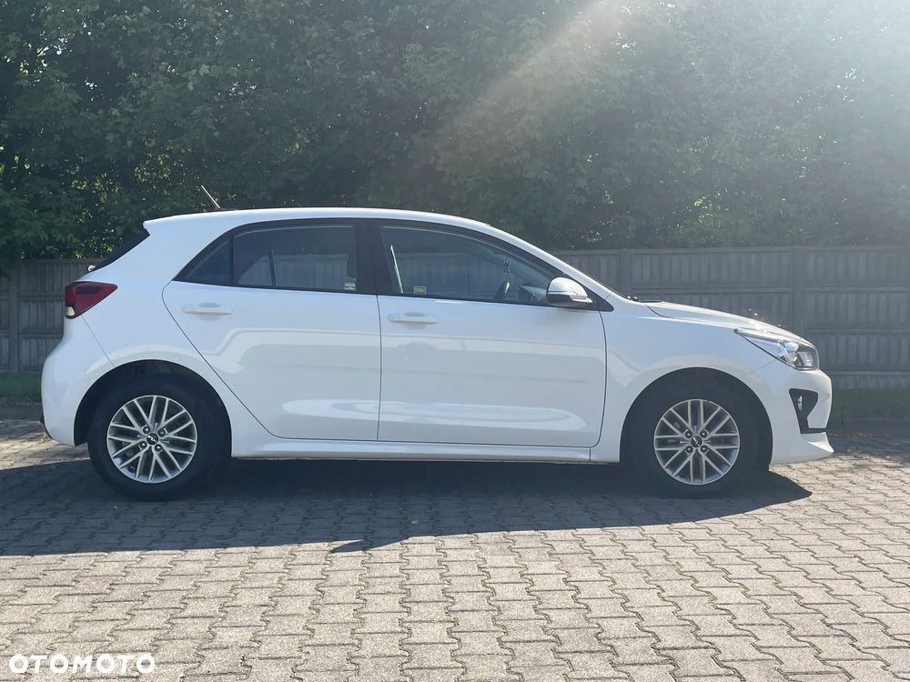 Kia Rio 1.2 L - 7
