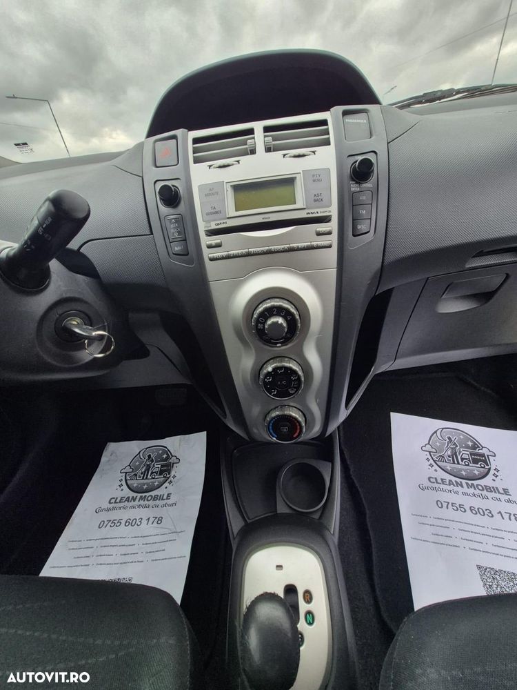 Toyota Yaris - 16