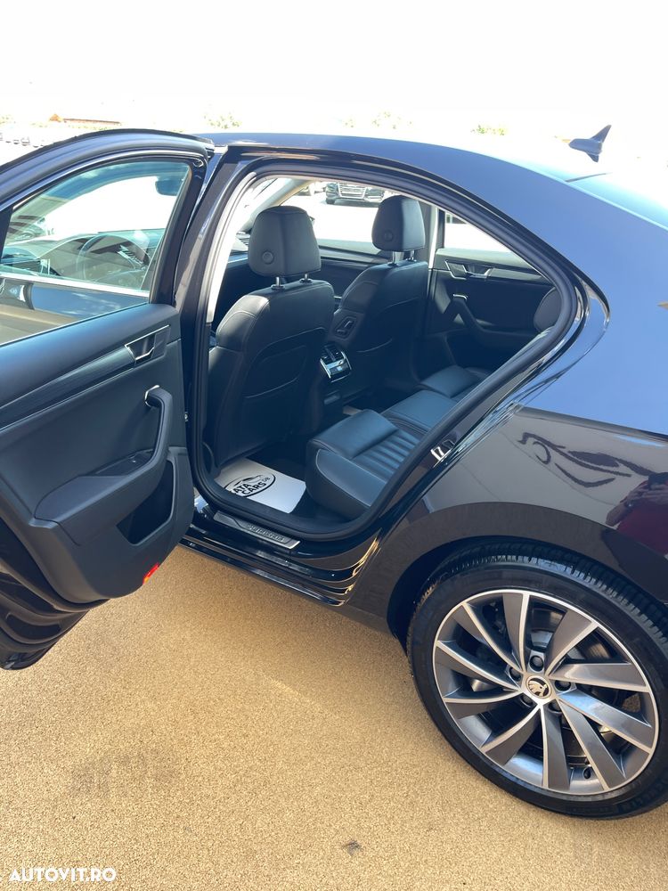 Skoda Superb 2.0 TDI DSG Premium Edition - 26