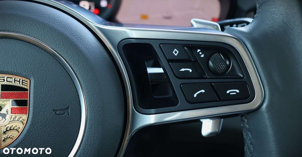 Porsche Cayenne - 25