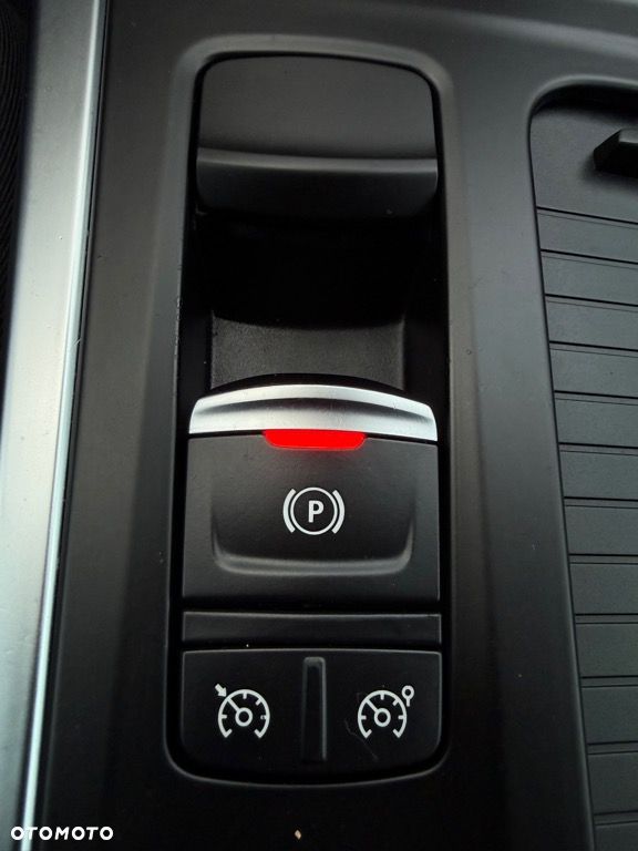 Renault Megane TCe 140 GPF INTENS - 24