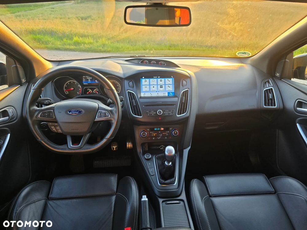 Ford Focus - 29