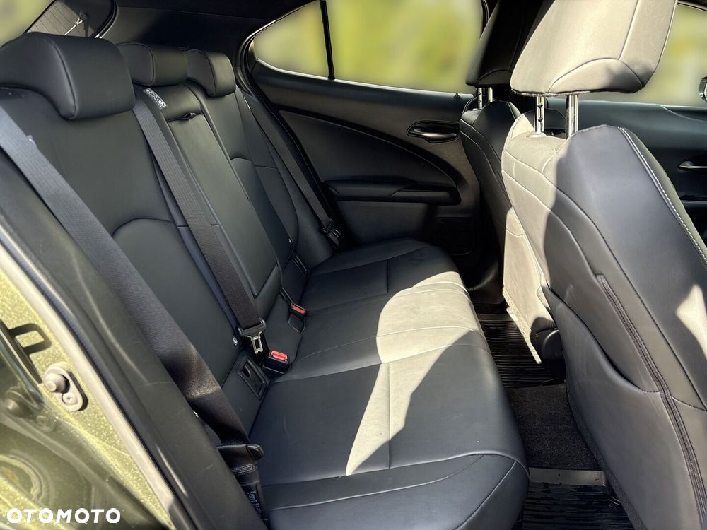 Lexus UX - 17