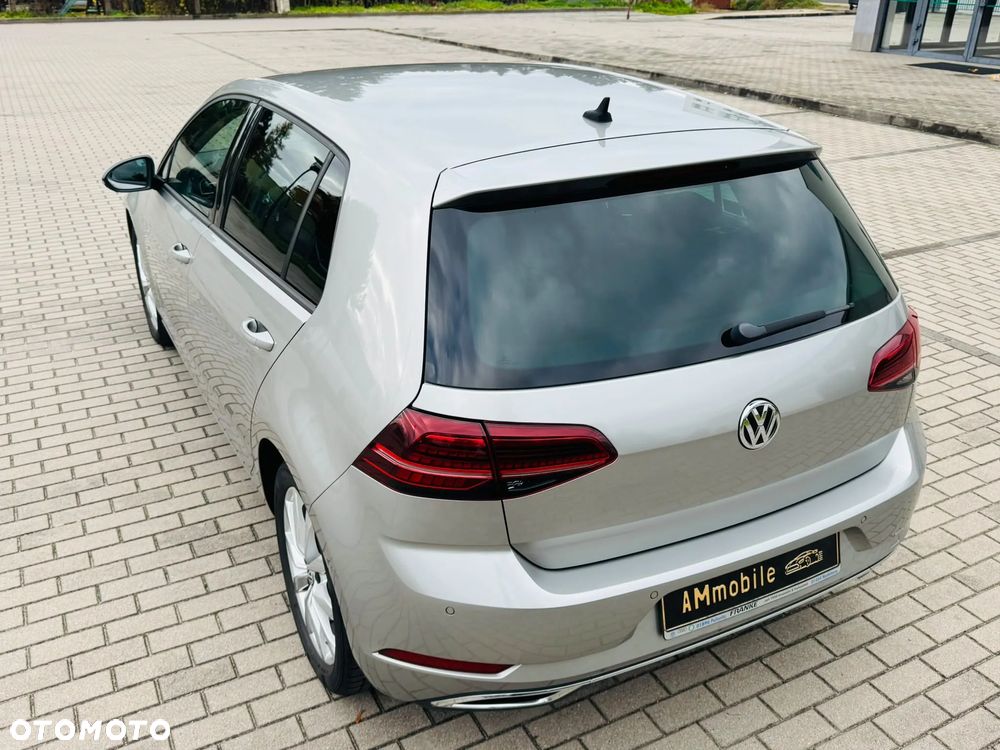 Volkswagen Golf - 10