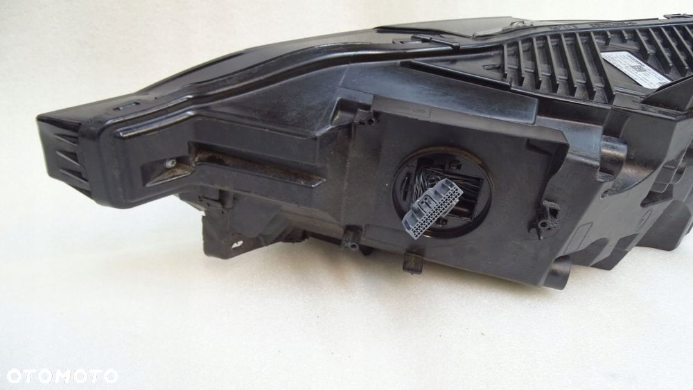 volvo xc60 ii 21/25r lift - lampa przednia prawa full led - 9