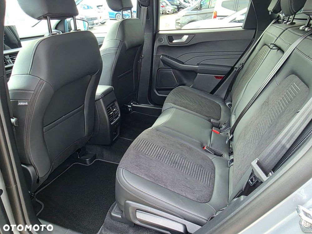 Ford Kuga - 27