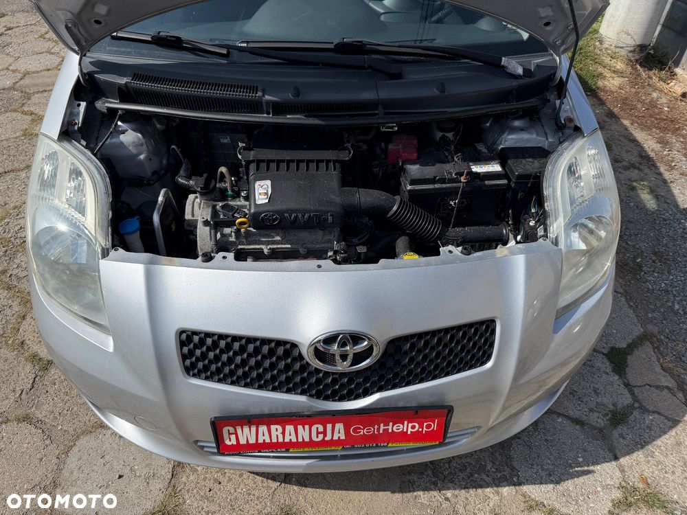 Toyota Yaris - 16