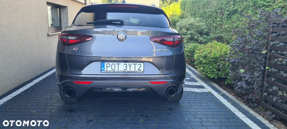 Alfa Romeo Stelvio 2.0 Turbo 16V AT8-Q4 Ti - 19