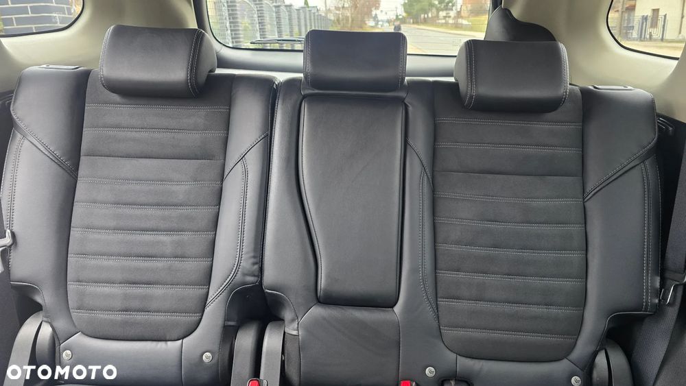 Mitsubishi Outlander - 12