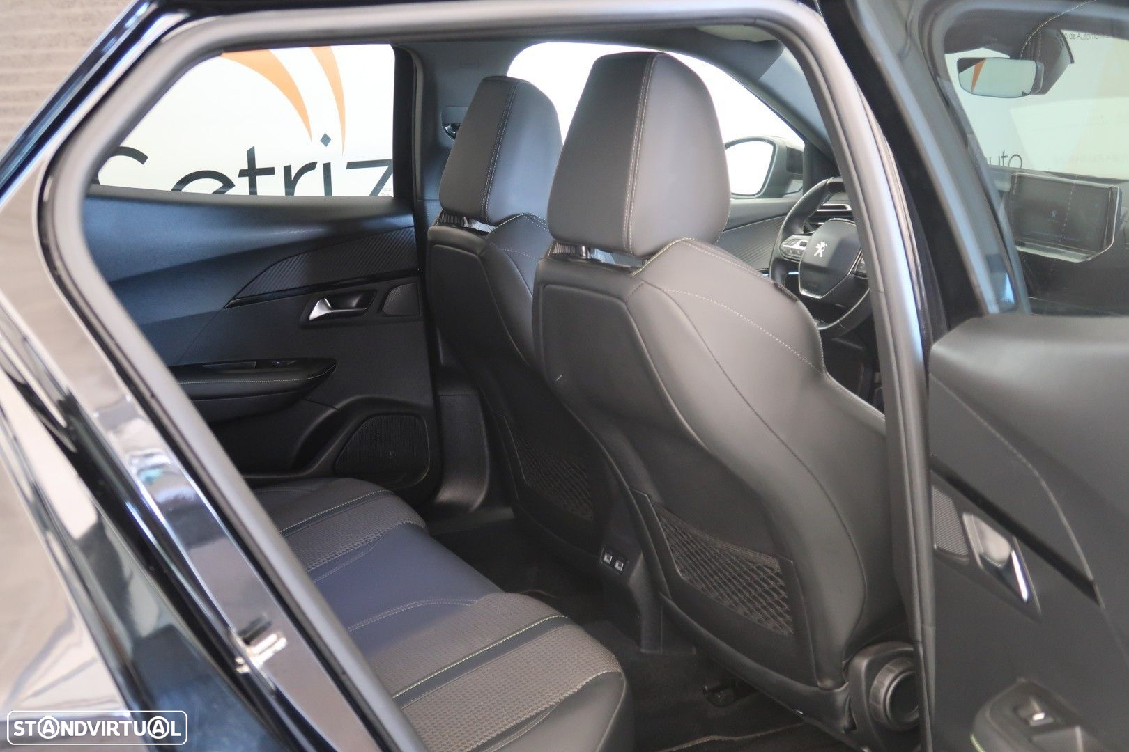 Peugeot 2008 1.2 PureTech GT Line - 9