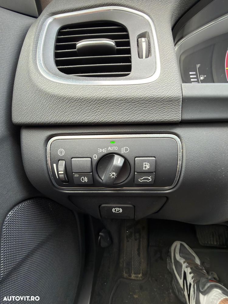 Volvo V60 D6 Twin Engine Geartronic RDesign - 16