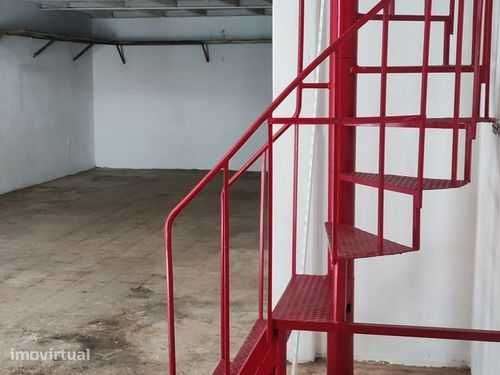Armazém para arrendamento na Falagueira Venda Nova Amadora - Grande imagem: 3/8