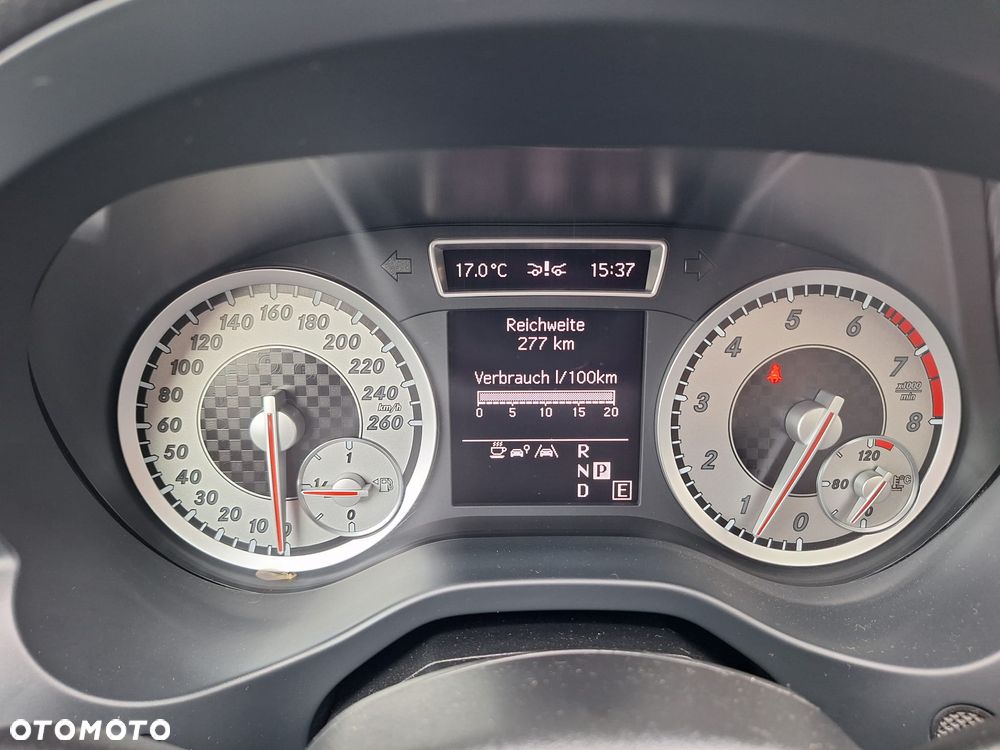 Mercedes-Benz Klasa A 250 (BlueEFFICIENCY) 7G-DCT AMG Sport - 32