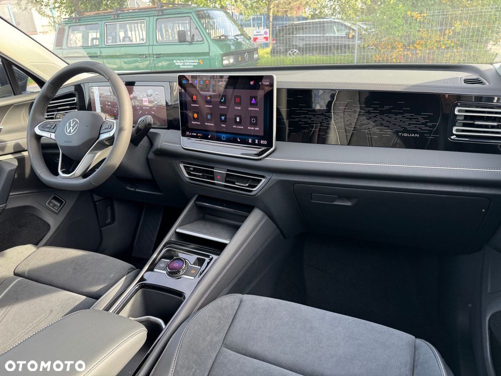 Volkswagen Tiguan - 11