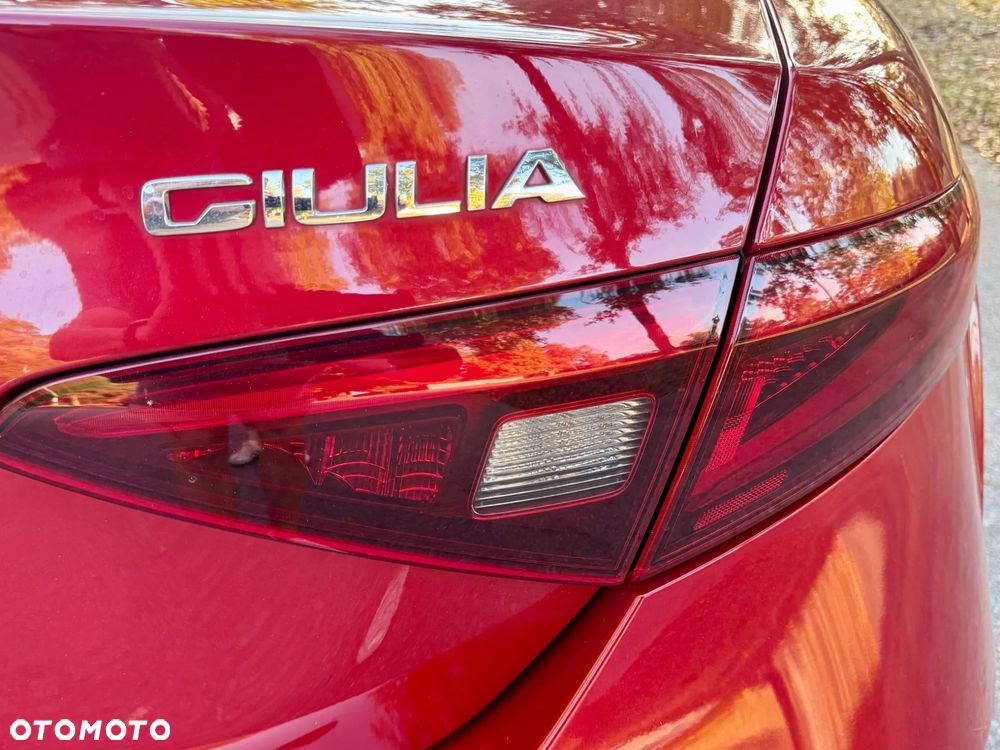 Alfa Romeo Giulia 2.0 Turbo 16V AT8-Q4 Ti - 10