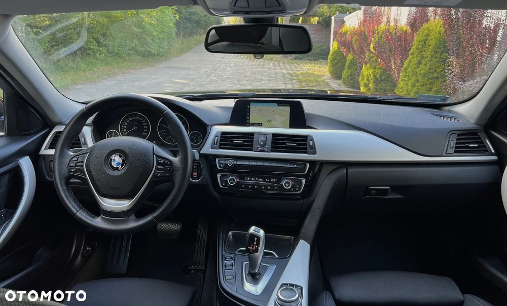 BMW Seria 3 318i Sport Line - 15